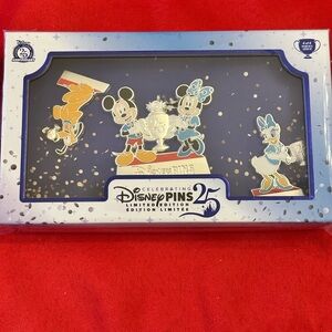 Mickey Mouse and Friends Celebrating Disney Pins 25 Pin Set 4 – Limited Edition